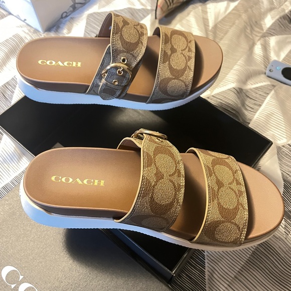 Coach Signature Slides - Picture 2 of 8
